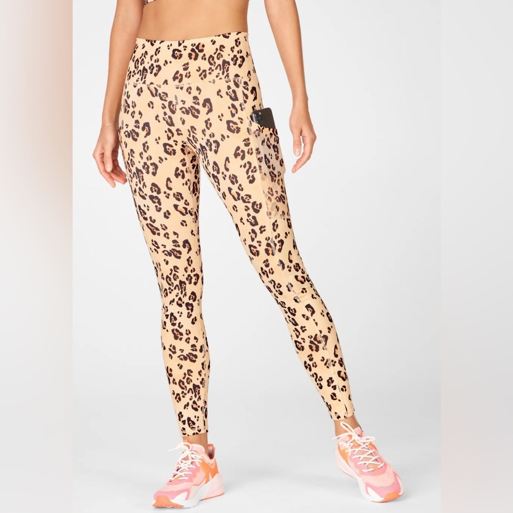 NWT Fabletics Pump Leopard Print Leggings | Size M